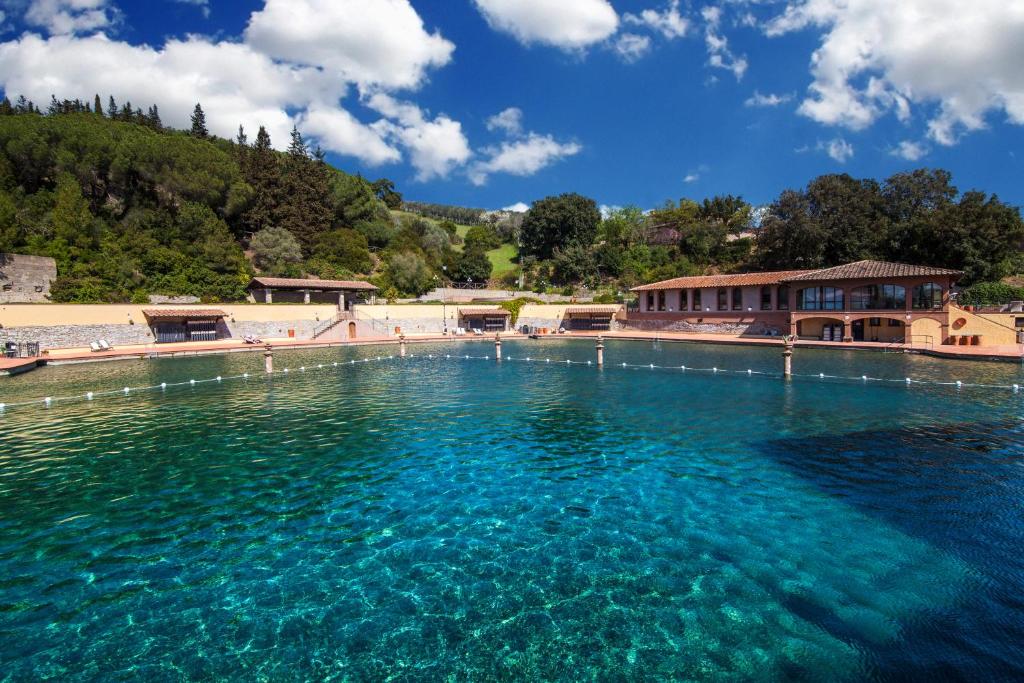 
The swimming pool at or near Calidario Terme Etrusche

