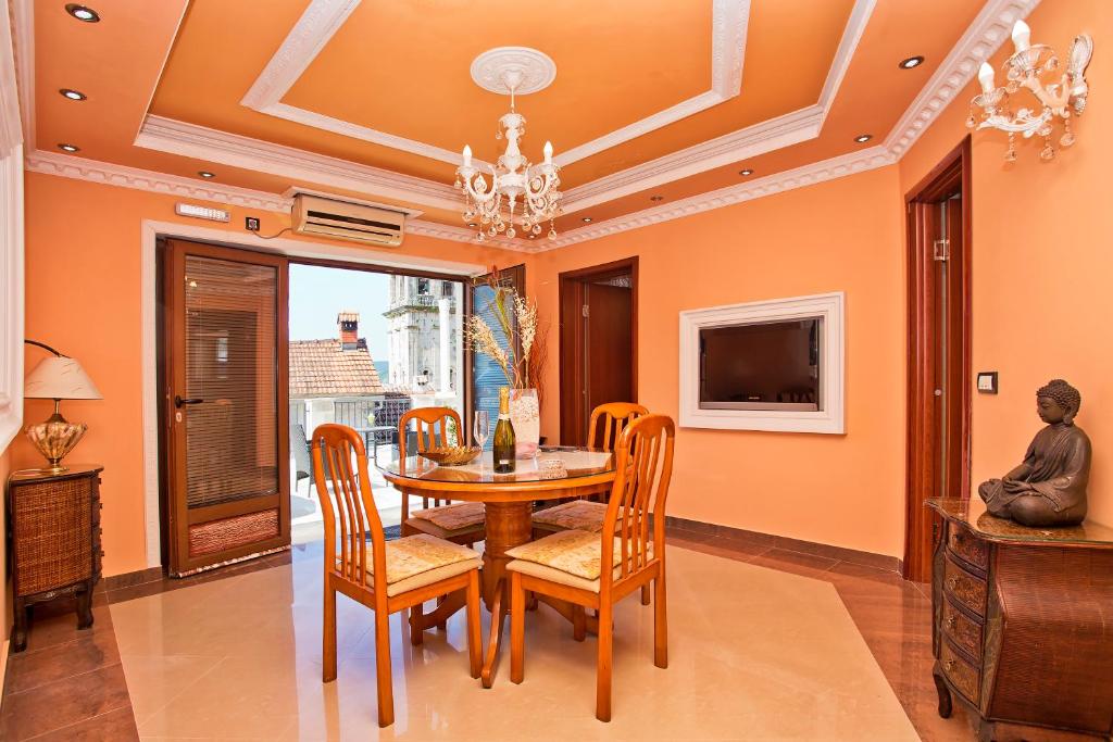 Apartments Admiral - 9