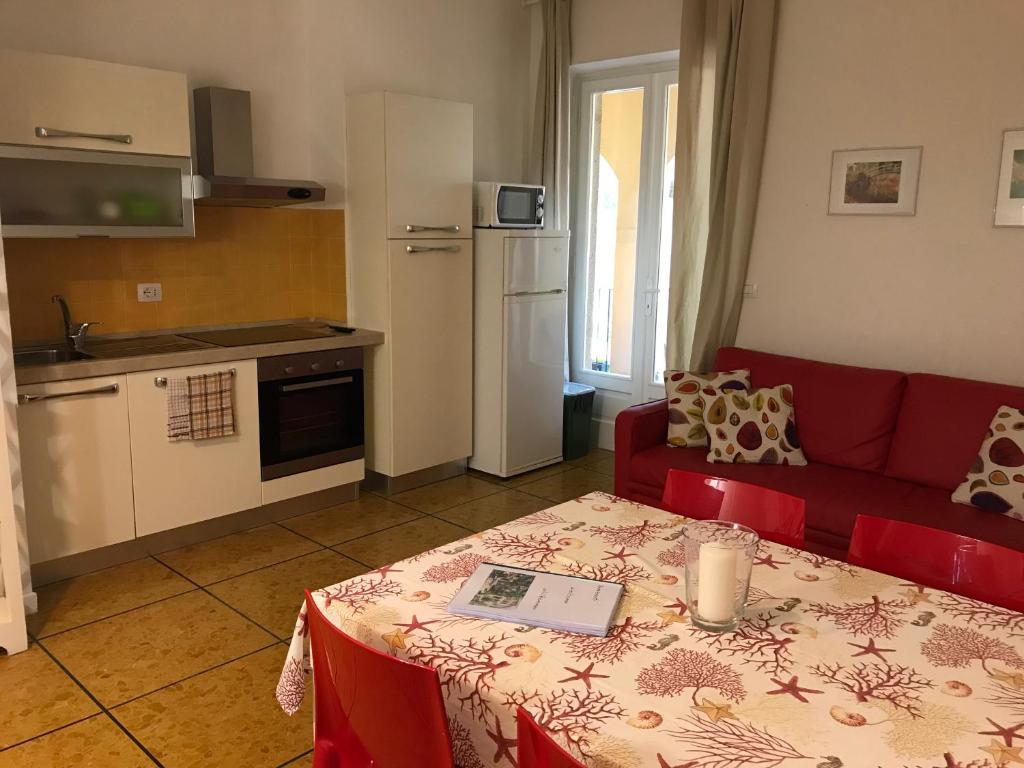 Kuchyňa alebo kuchynka v ubytovaní Residenza Le Logge