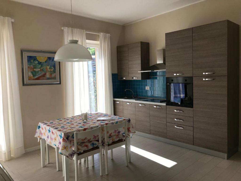 Kuchyňa alebo kuchynka v ubytovaní Residenza Le Logge