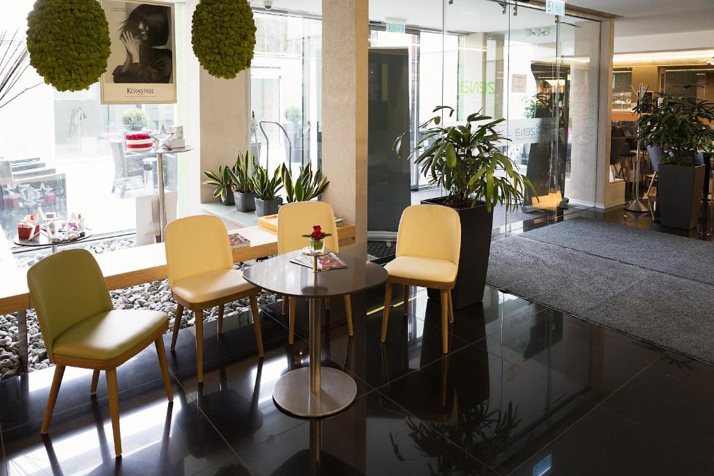 Hotel Zena Beauty & Shopping Center