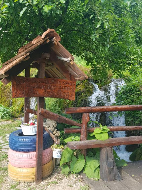 Zahrada ubytování Guest House Lisinski Raj