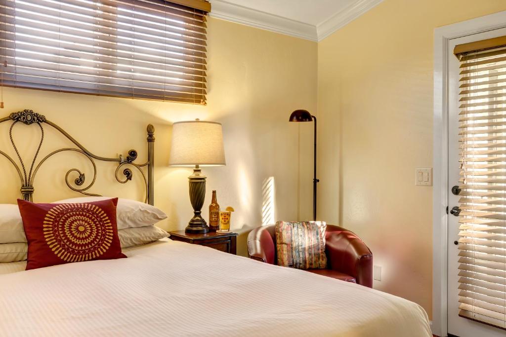 Hillcrest House Bed & Breakfast - Queen Room With Spa Bath