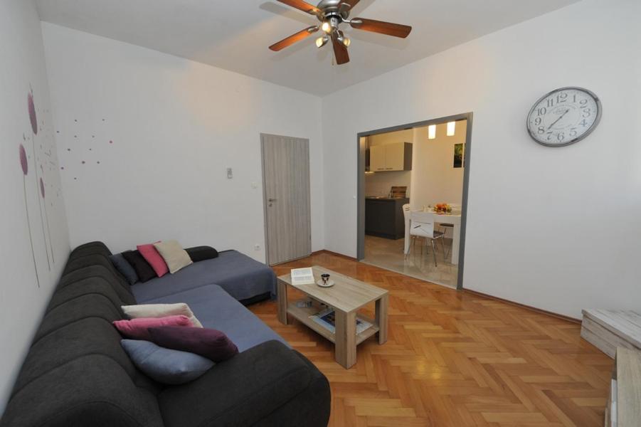 Posedenie v ubytovaní Apartman Mirakul