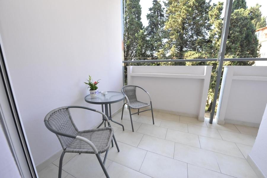 Balkón alebo terasa v ubytovaní Apartman Mirakul