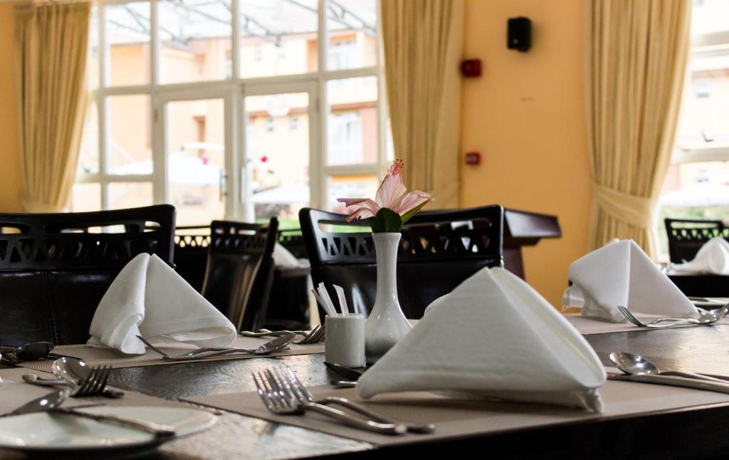 Restaurace v ubytování Elysian Resort