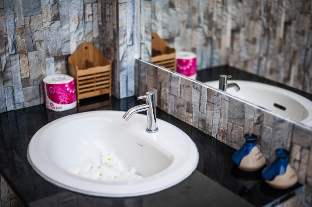 Holiday Cottage Thoddoo, Maldives - 14