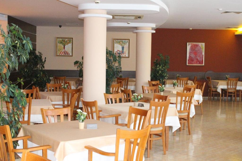 Restaurace v ubytování Hotel Opal - All Inclusive