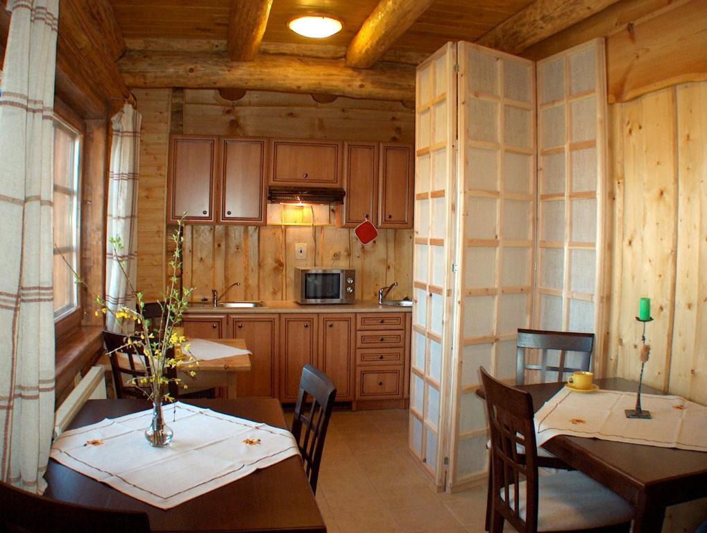 Cucina o angolo cottura di Penzion-Ranc u Trapera