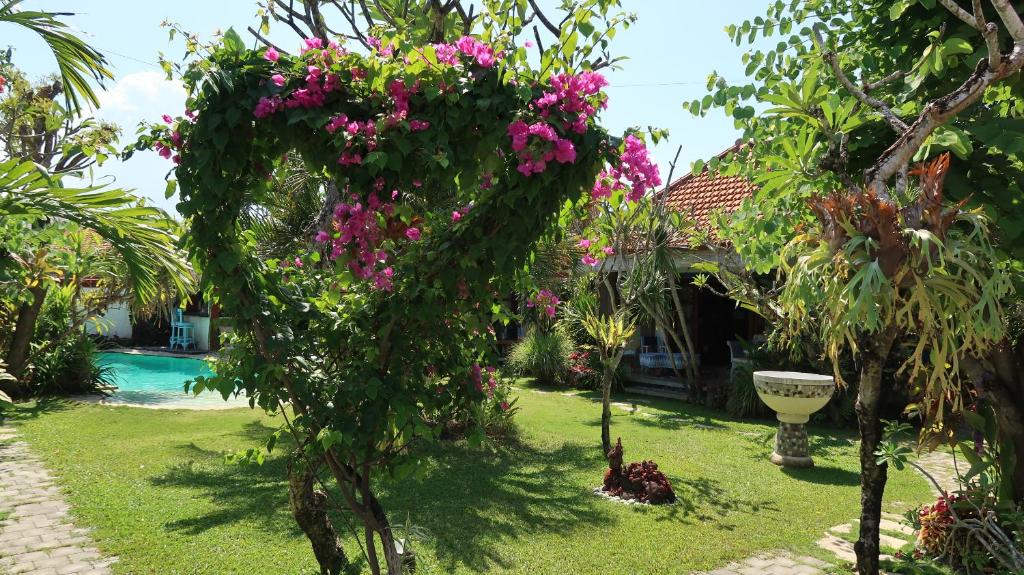 Villa Shantitara Bungalows - 13