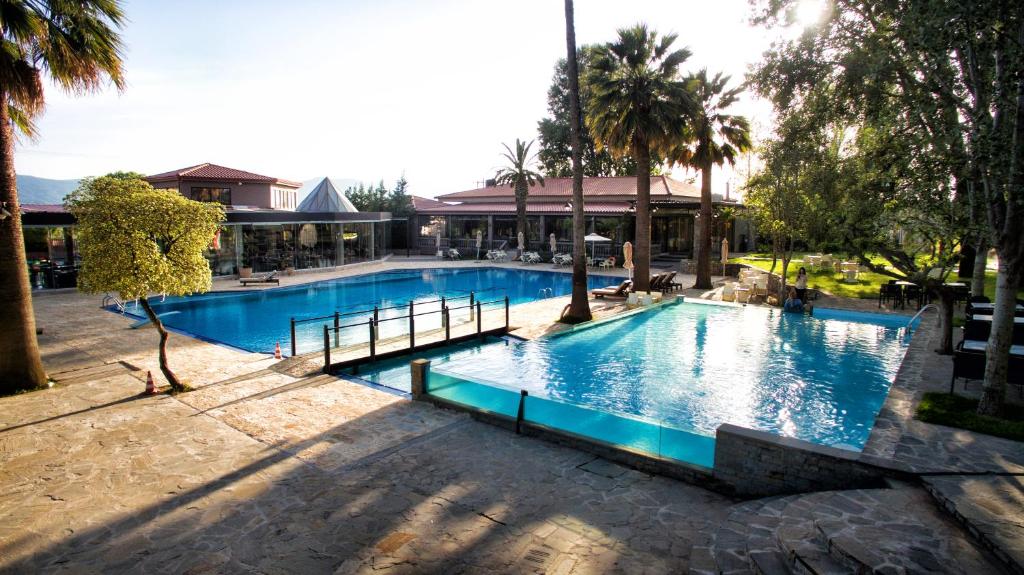 Bazén v ubytovaní Corali Resort alebo v jeho blízkosti