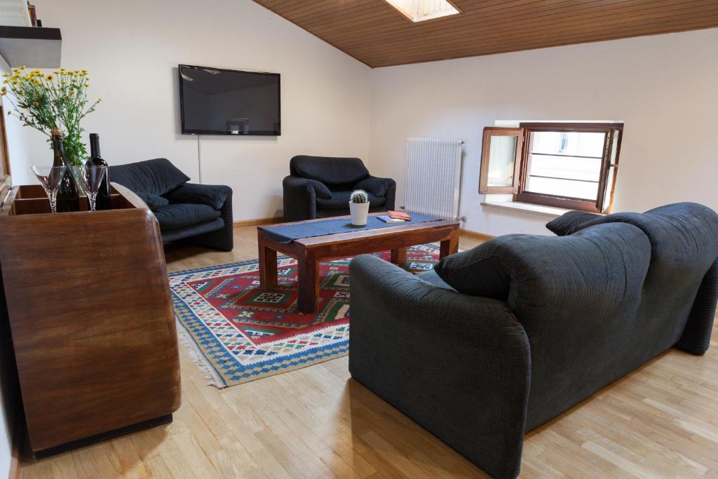 A seating area at CIASEME'