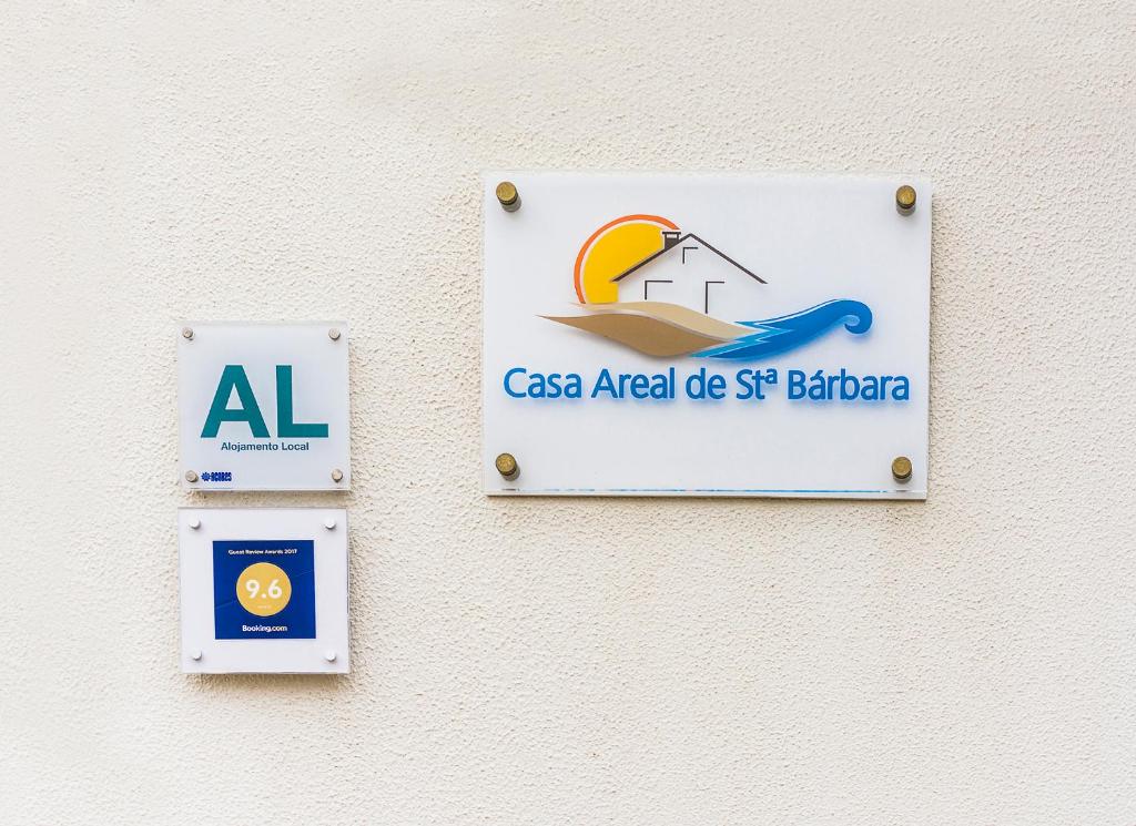 una señal en una pared con un riesgo de gas do sf barcelona en Casa Areal de Santa Barbara, en Ribeira Grande
