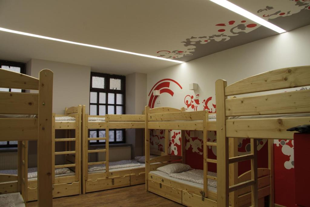 Greg&Tom Party Hostel - Bed In 10-Bed Mixed Dormitory Room (Age Restriction - 18-40)