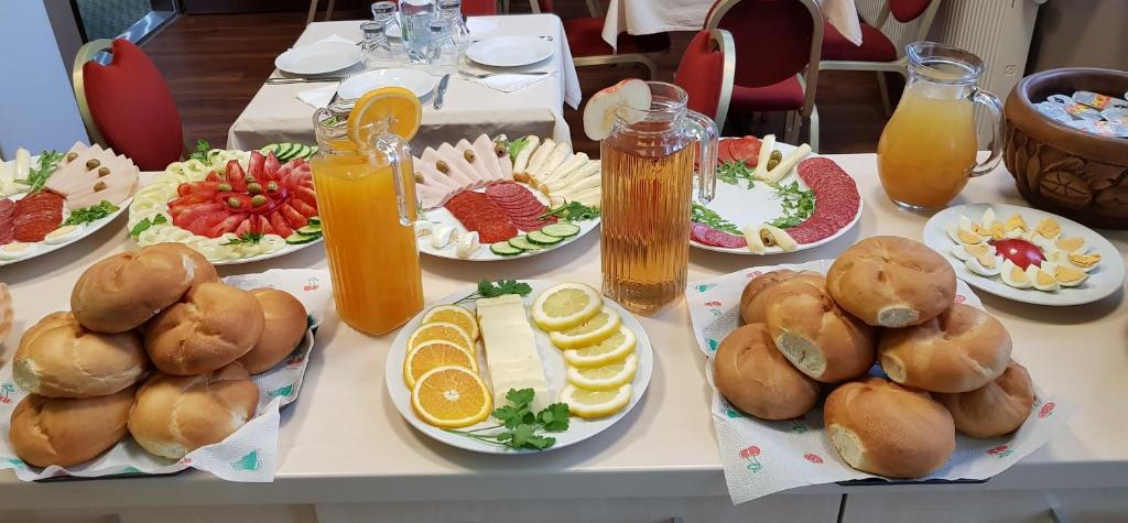 Jídlo v hotelu nebo okolí