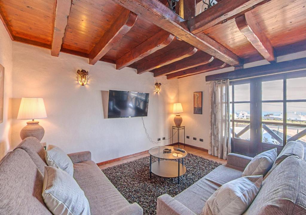 A seating area at Apartamentos Rurales Islas Canarias