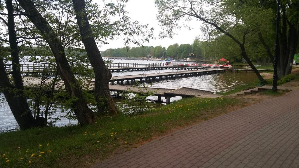 Výhľad na rieku v blízkosti dovolenkového parku