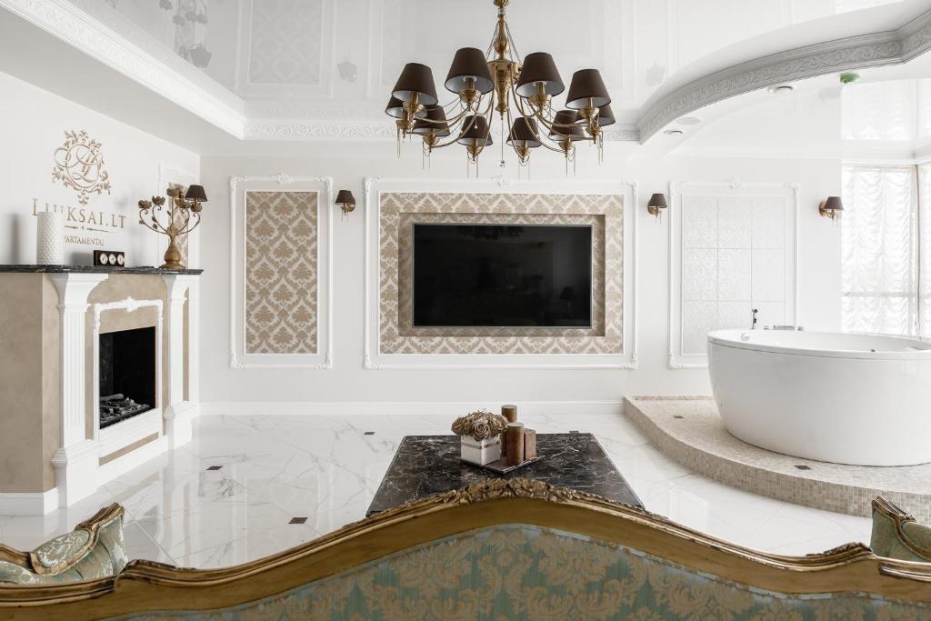 Phòng tắm tại President Jacuzzi Apartment by LIUKSAI