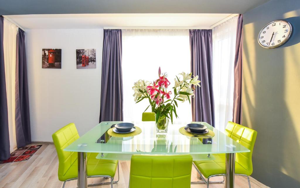 Bucharest Old Town Apartments - Deluxe One-Bedroom Apartment With Terrace