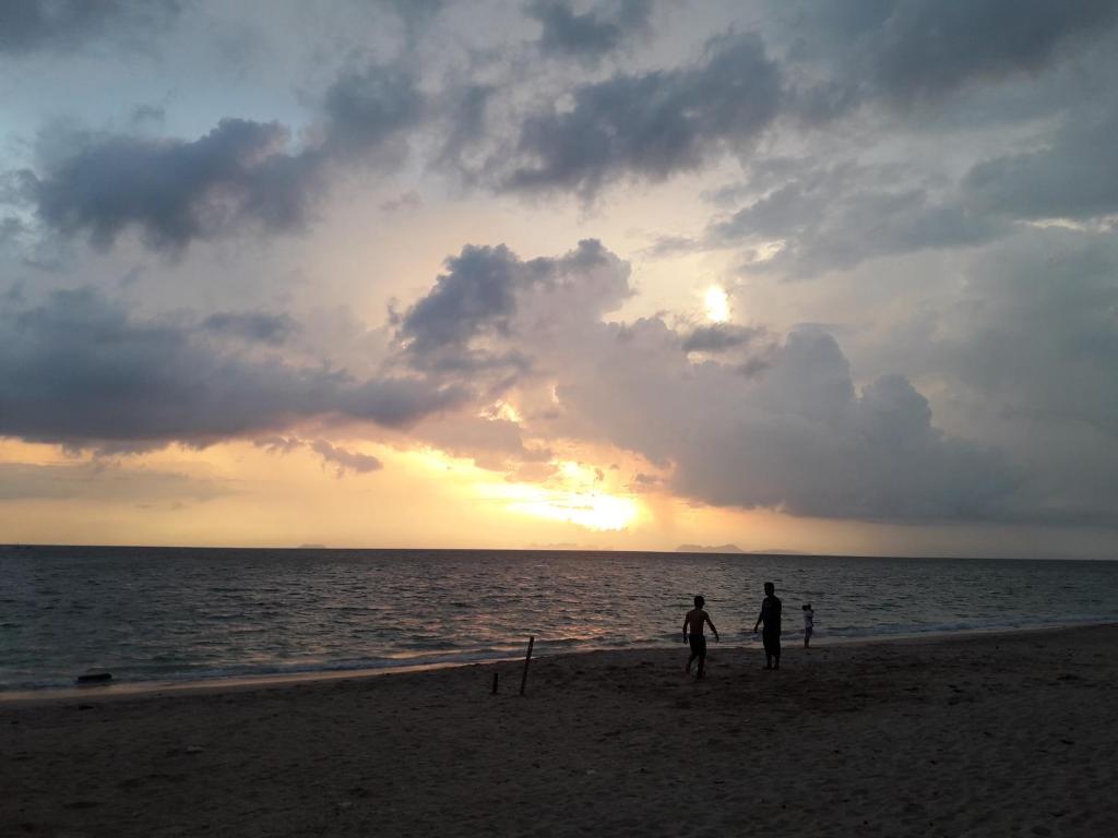 Bluesky Beach Bungalows - 14