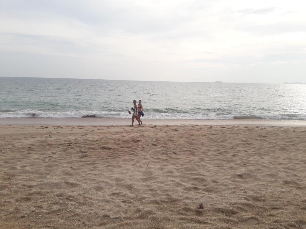 Bluesky Beach Bungalows - 15