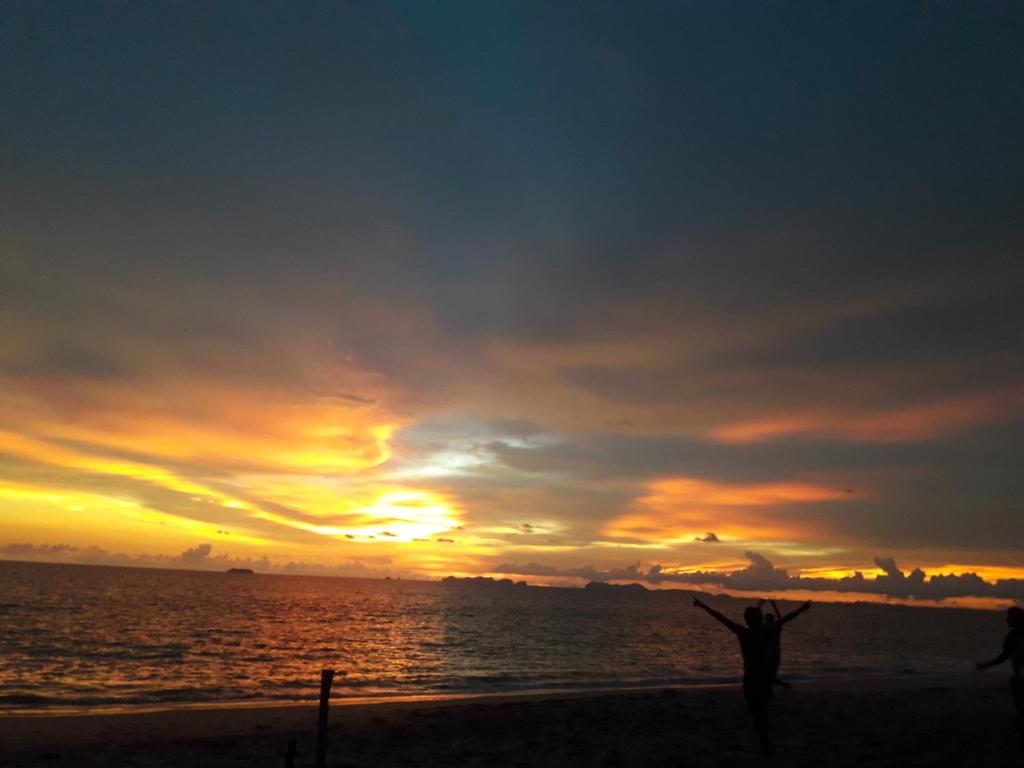 Bluesky Beach Bungalows - 18