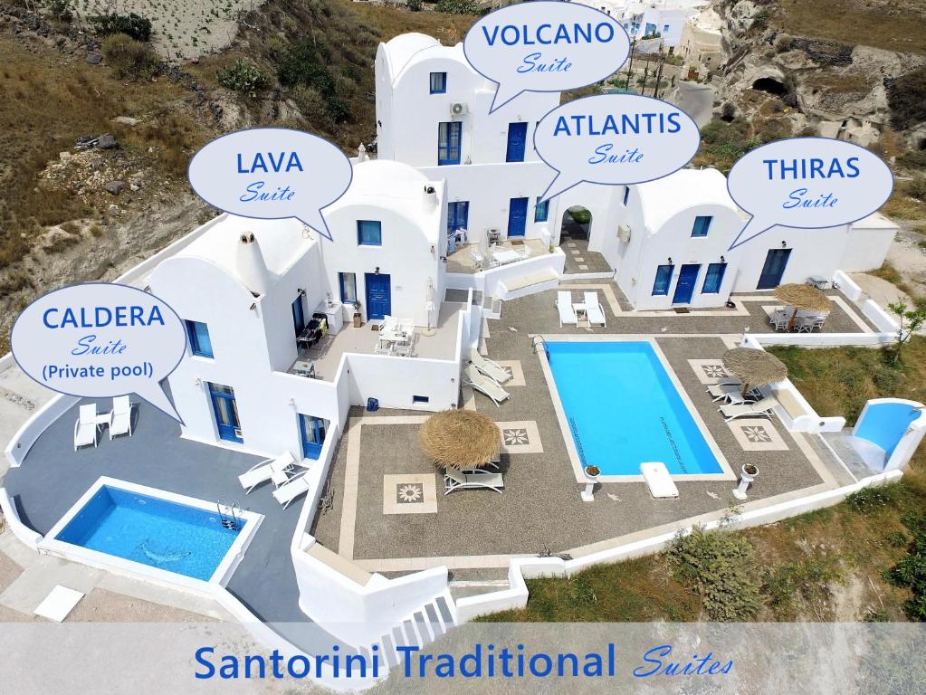 Bazén v ubytování Santorini Traditional Suites nebo v jeho okolí