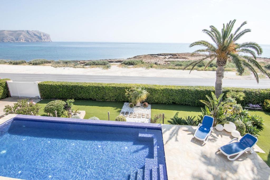 The swimming pool at or close to Vista Alegre