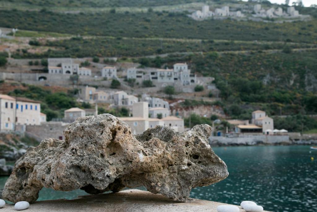 Sophia Limeni Apartments and Studios - Housity