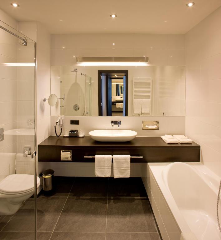 Van Der Valk Hotel Brugge Oostkamp - 从21.00起迟到 - 舒适双或双室