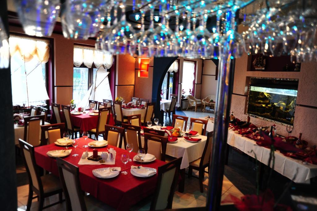 Restaurace v ubytování Hotel Spinaker