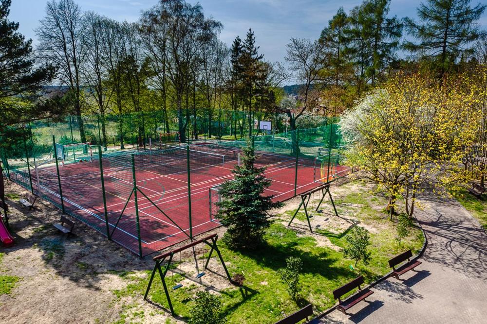 Tenis a/nebo squash v ubytování DIUNA Jastrzębia Góra nebo okolí