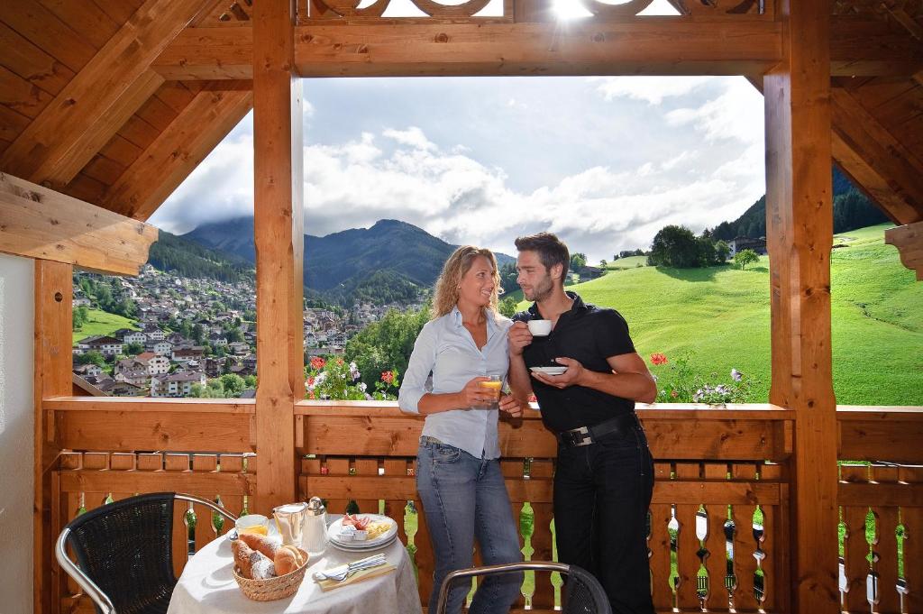 Nespecifikovaný výhled na hory nebo výhled na hory při pohledu z hotelu