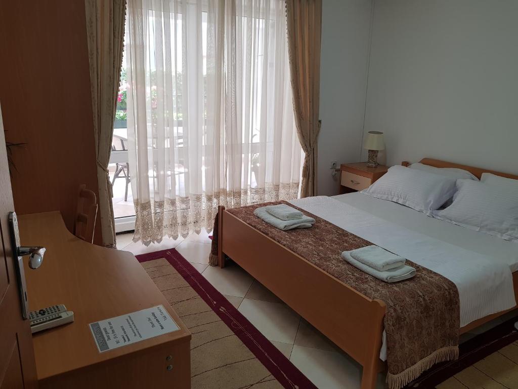 Apartments Tamara - Teraslı İki Yatak Odalı Daire - Zemin Kat