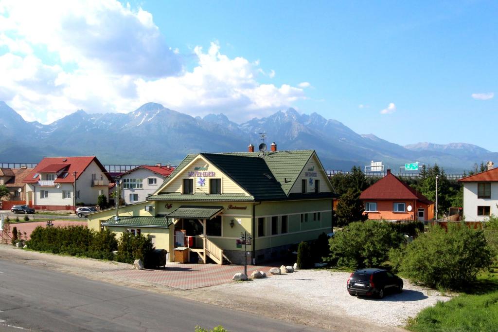 Imagen de la galería de Penzión a Reštaurácia Lavender, en Poprad