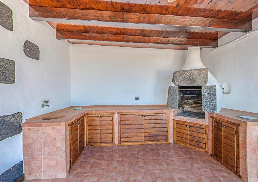A kitchen or kitchenette at Apartamentos Rurales Islas Canarias