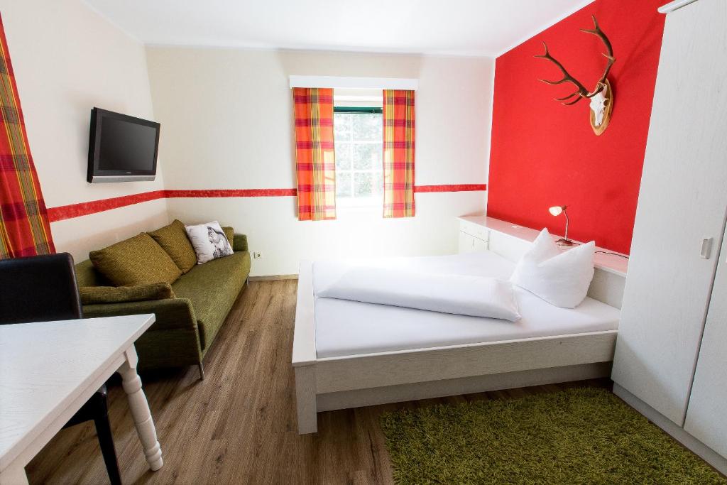 Postel nebo postele na pokoji v ubytování Wallner - Hotel & Wirt