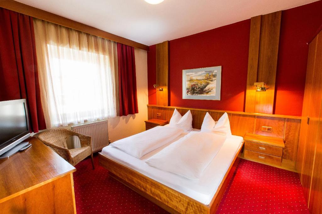TV a/nebo společenská místnost v ubytování Wallner - Hotel & Wirt