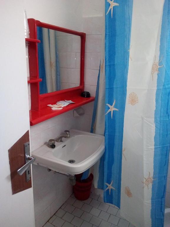 Koupelna v ubytování Atene Albergo Riccione