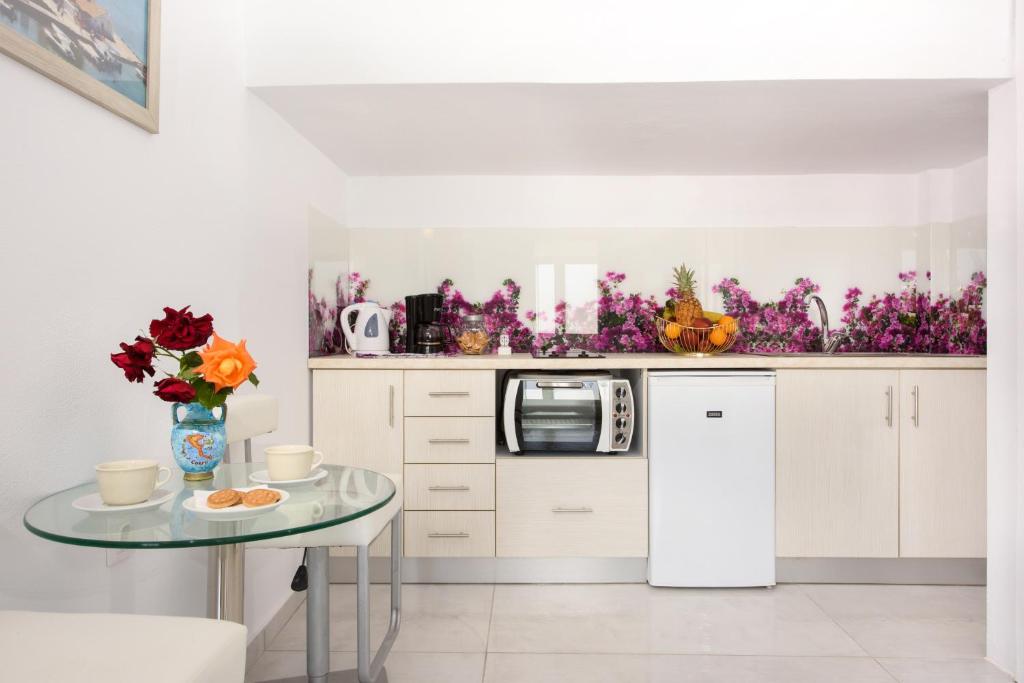 Romantic Palace Beach Apartments - Студия