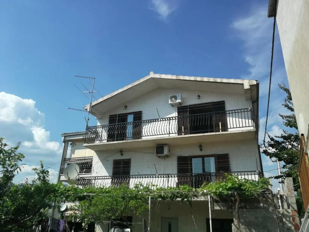 Apartments with a parking space Split - 15410, Split, Croatia