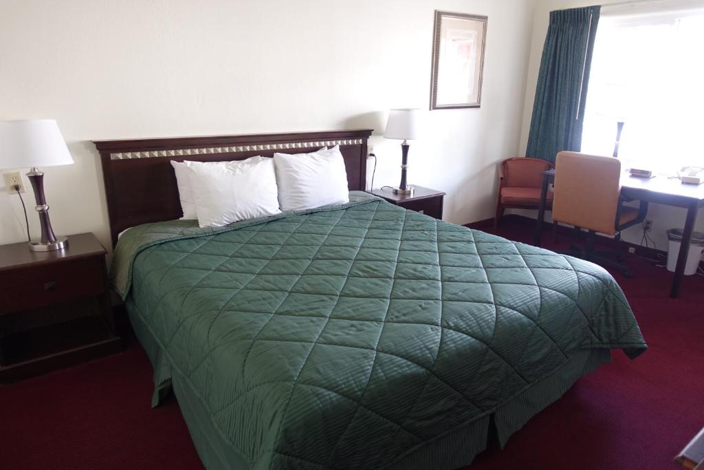 Discovery Inn - Eureka photo