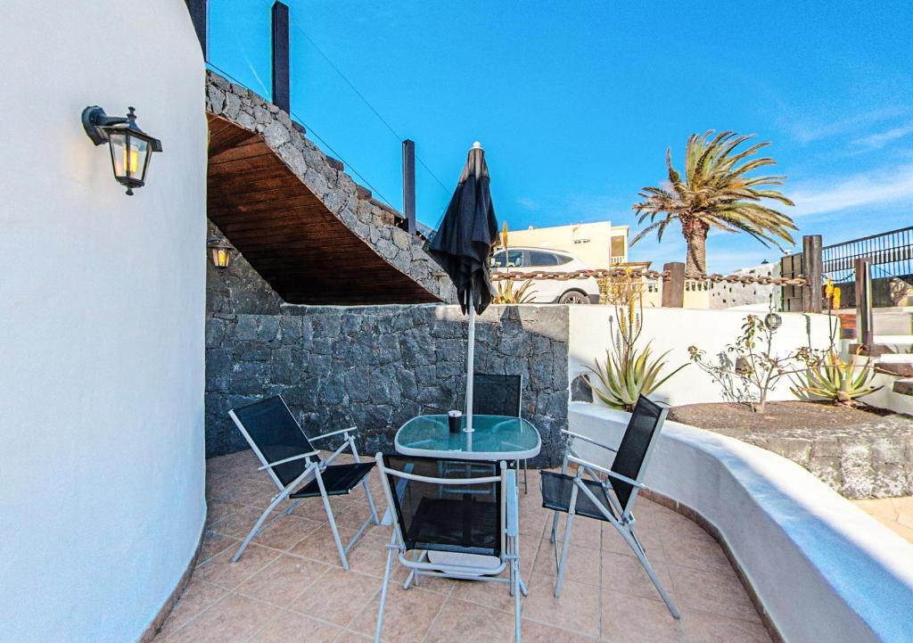 A balcony or terrace at Apartamentos Rurales Islas Canarias