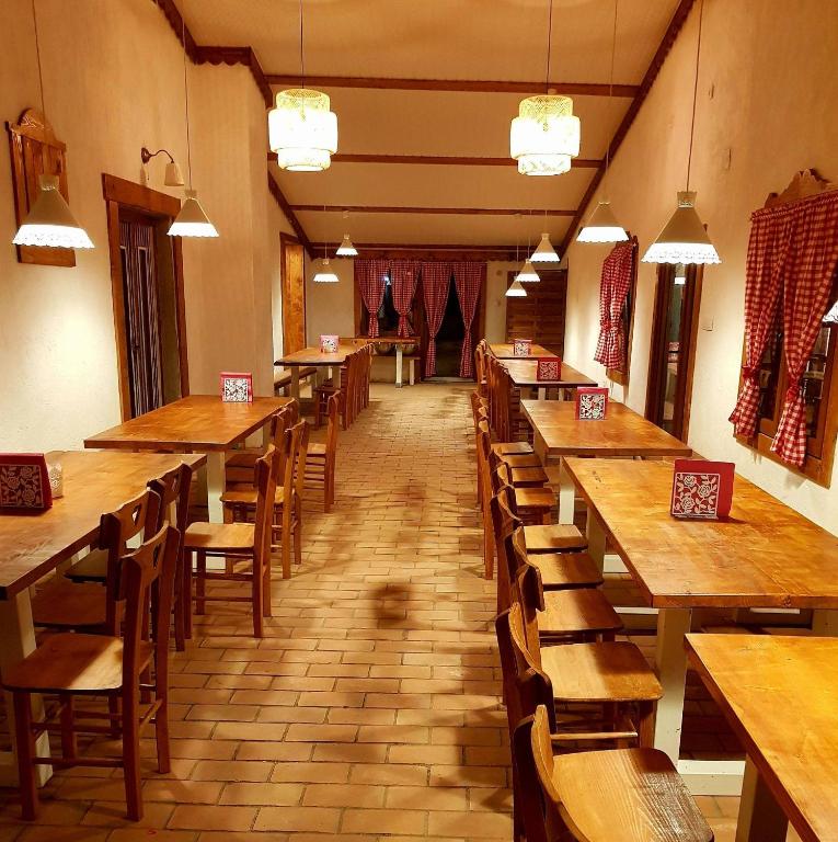 Restaurace v ubytování Domacinstvo Cikic Zasavica