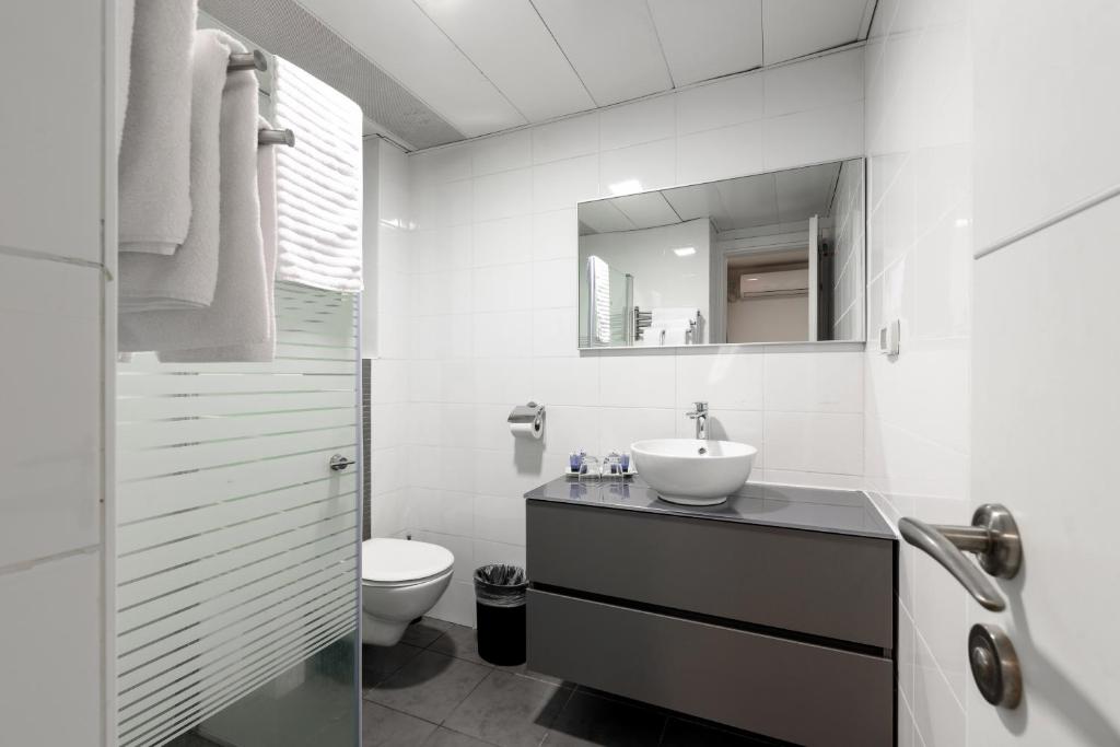 Koupelna v ubytování Sea Land Suites