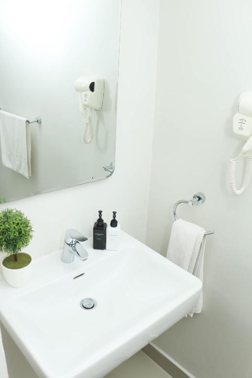 The Milkwood Beach Apartments - 