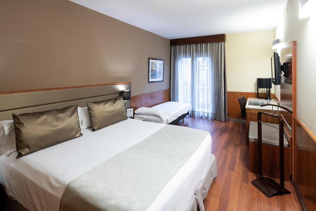 
Triple Room (3 Adults)
