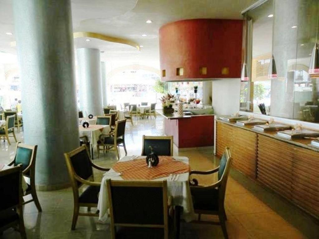 Una cocina o zona de cocina en Hotel San Francisco Irapuato Business Class