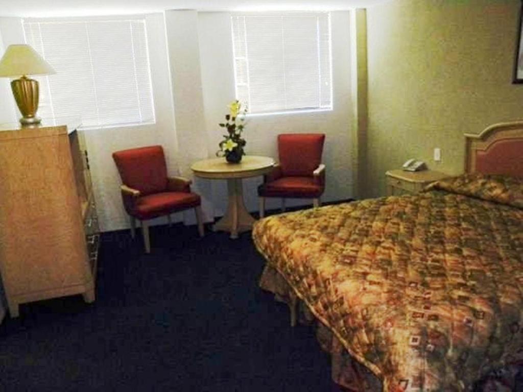 Cama o camas de una habitación en Hotel San Francisco Irapuato Business Class