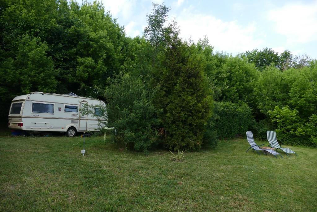 Vonkajšia záhrada v ubytovaní Komfortcaravan